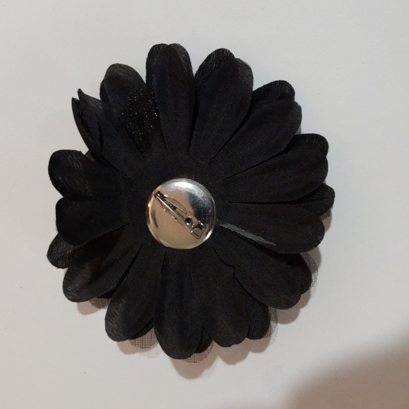 Silver Tone Chain Black Flower Fabric Brooch & Black Beads Crystal Necklace Set - Picture 9 of 9